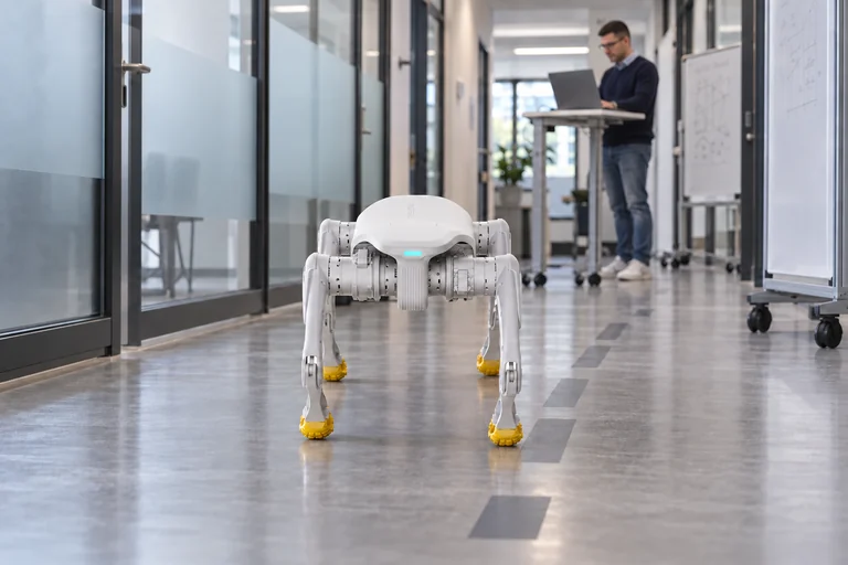 AGIBOT D1 EDU – Betreutes Experiment zur Routenverfolgung